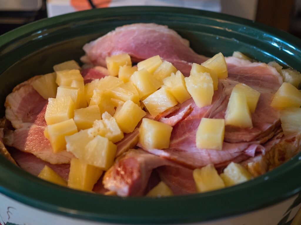 ham and pineapple in a slow cooker